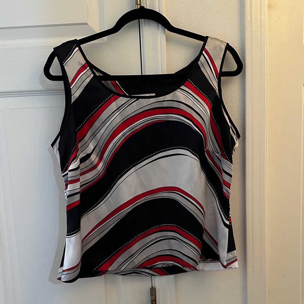 Studio I Sleeveless Wave-Stripe Tank Top in Black, White & Red Size 12